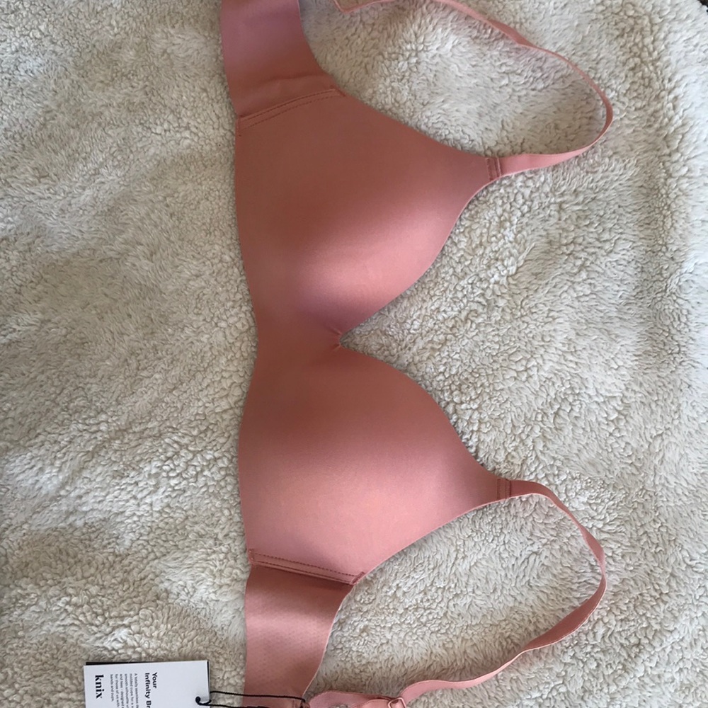 NWT seamless wire free double clasp bra